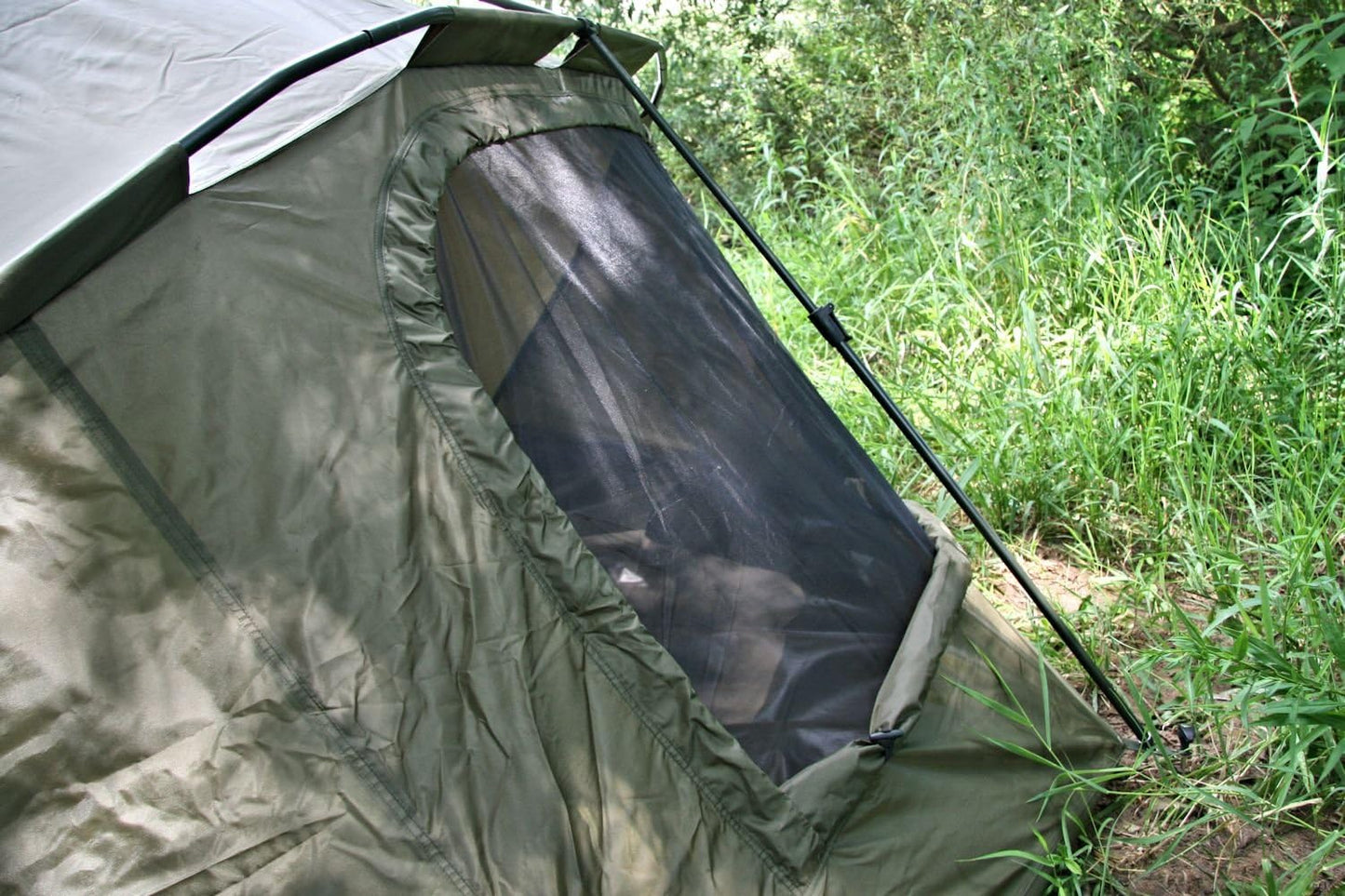 CampFeuer Angelzelt Hurricane AZ11 | 2 Mann Karpfenzelt für Angler mit 10000 mm Wassersäule | wasserdicht | 2 Mann Bivvy Tent Anglerzelt | Fischerzelt mit Boden