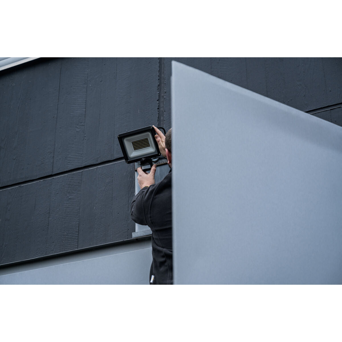 V3H036EAC875F2242B163389A8B561D9C7BR7198025P9